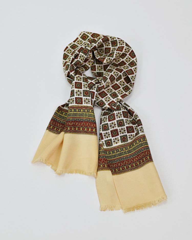 Винтажный шарф с геометрическим узором