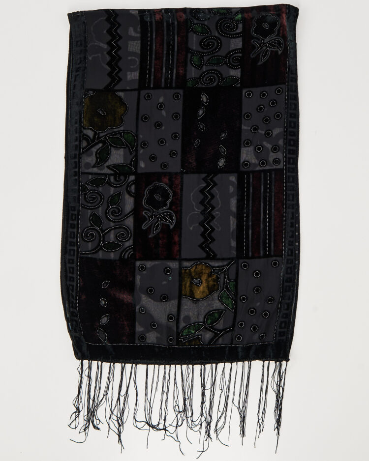 Женский шарф с бархатными вставками