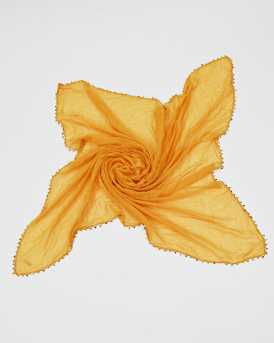 Платок с бусинами ручной работы