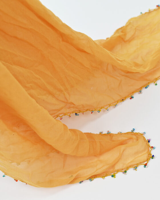 Платок с бусинами ручной работы — фото 5