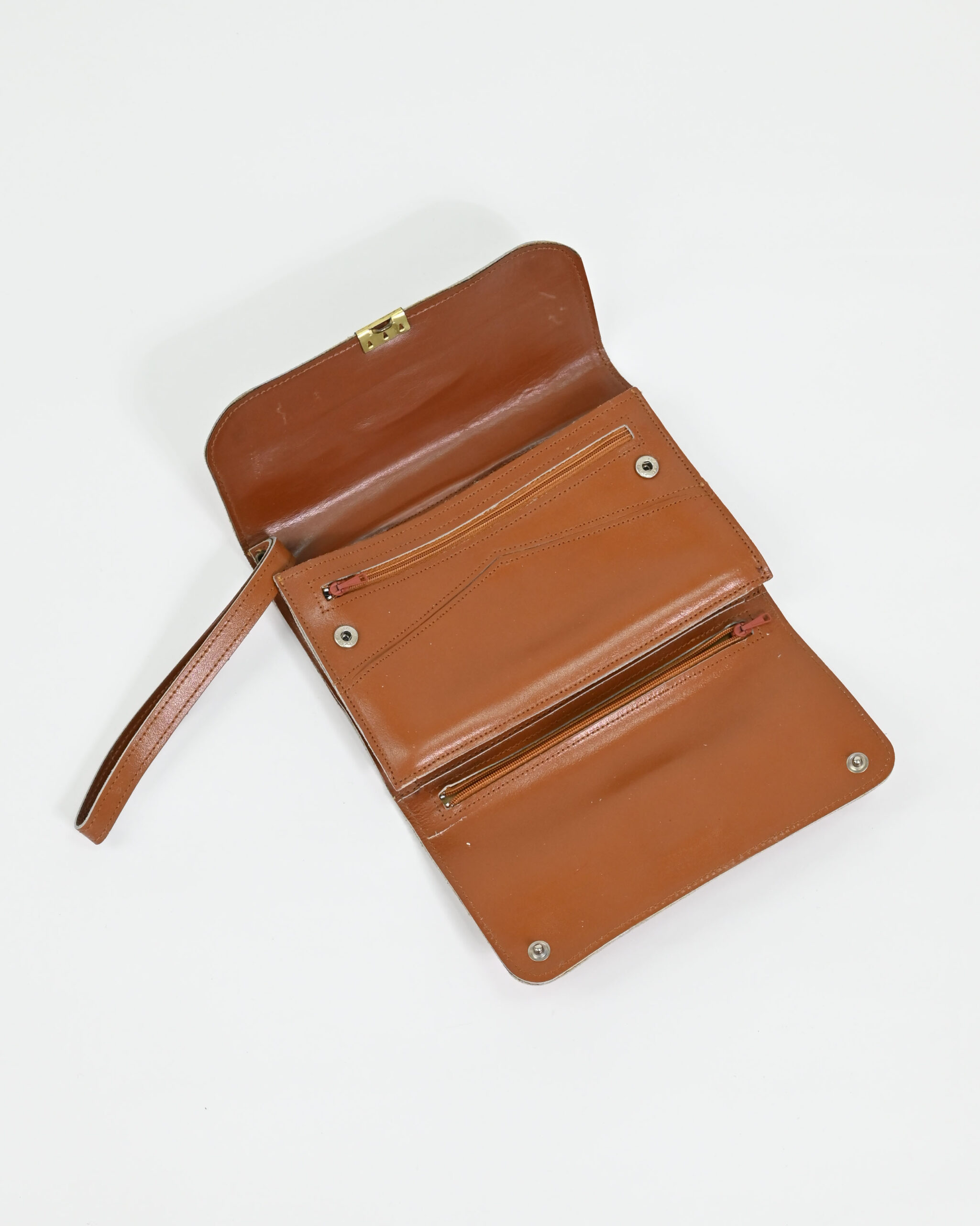 Клатч из кожи в стиле old money — фото 4