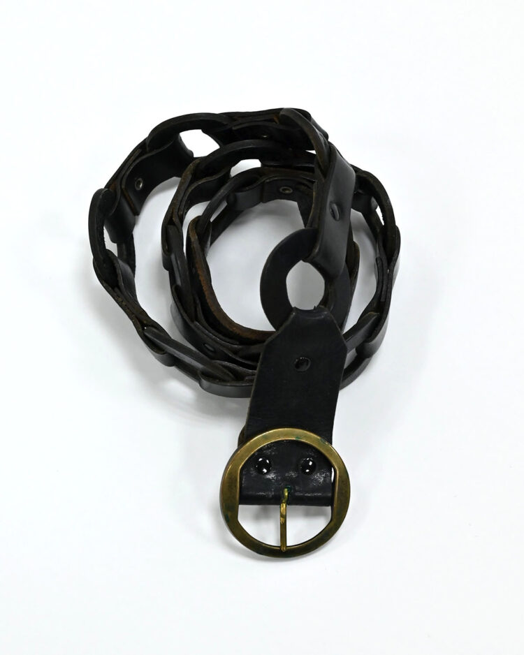 Кожаный ремень с круглыми звеньями