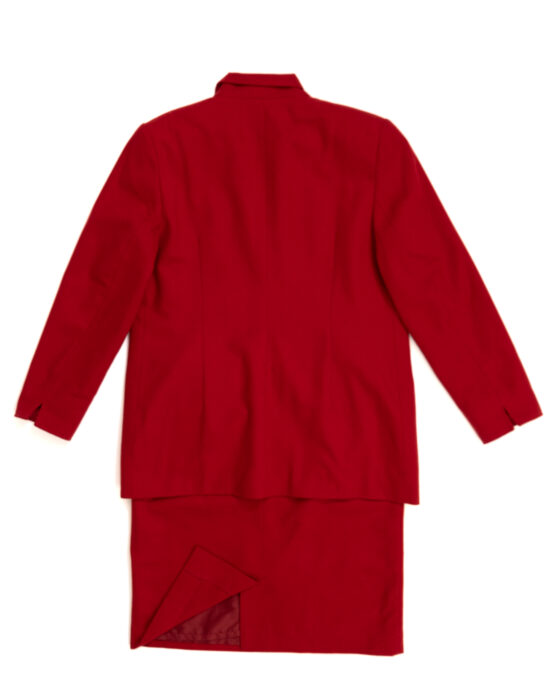 Красный костюм из шерсти — фото 3