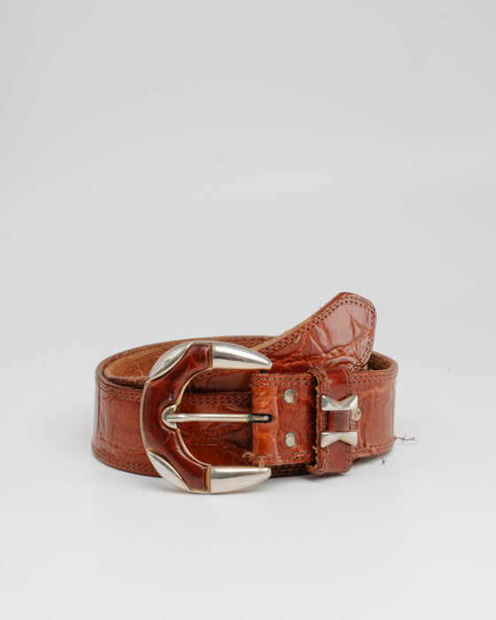 Ремень из тиснёной кожи