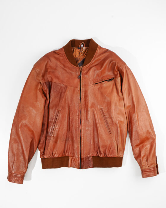 Кожаная куртка-бомбер