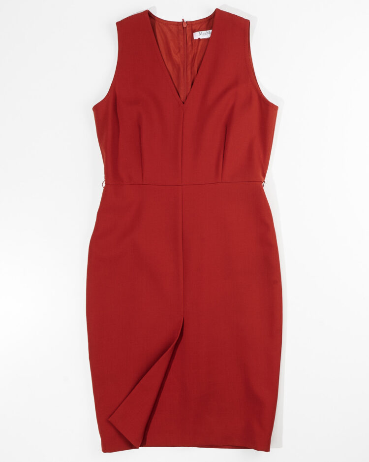 Красное платье-футляр MaxMara
