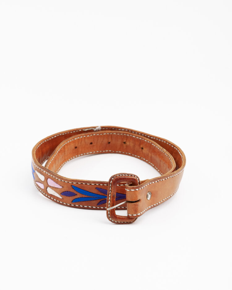 Ремень с вышивкой ручной работы