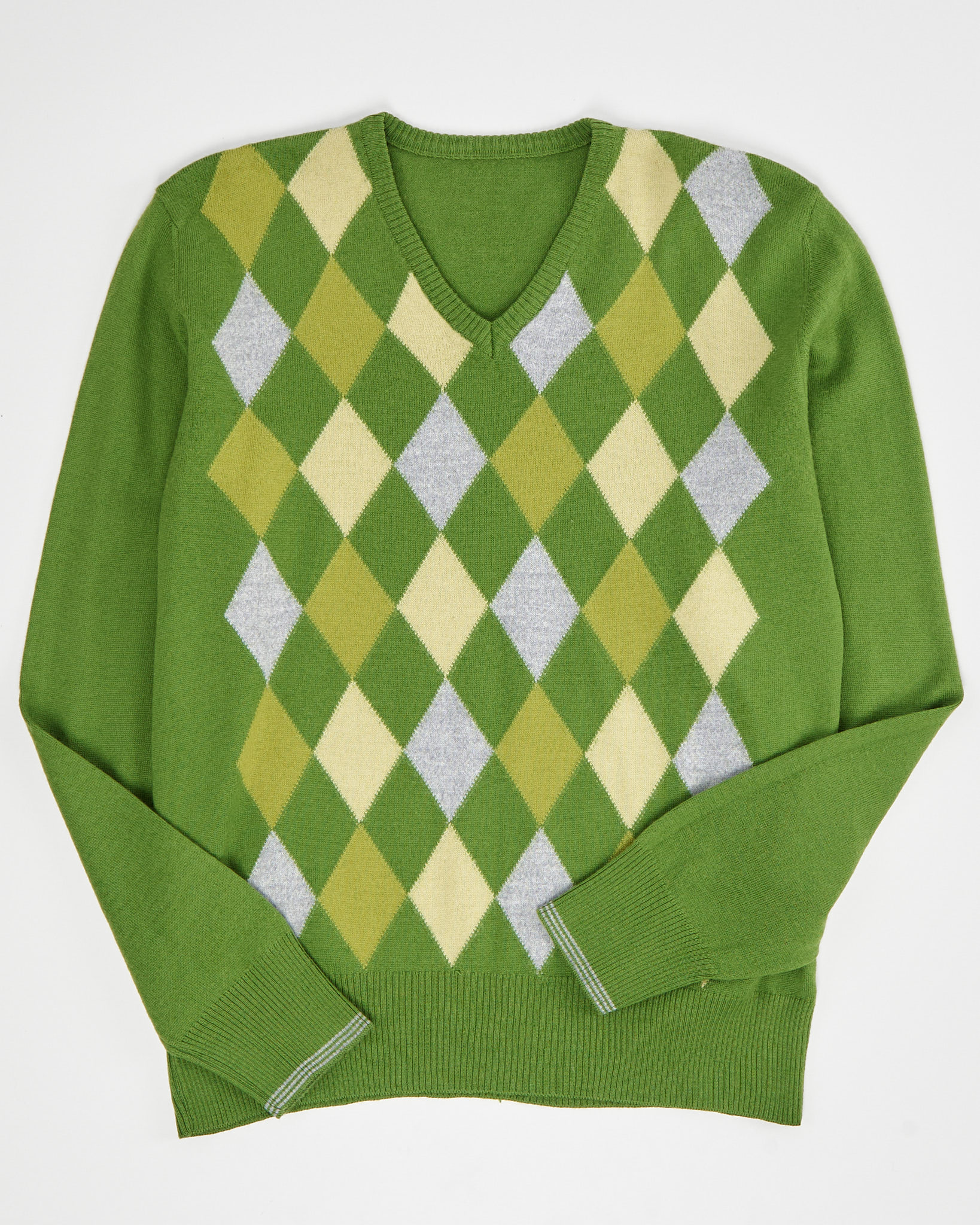 Свитер с ромбами