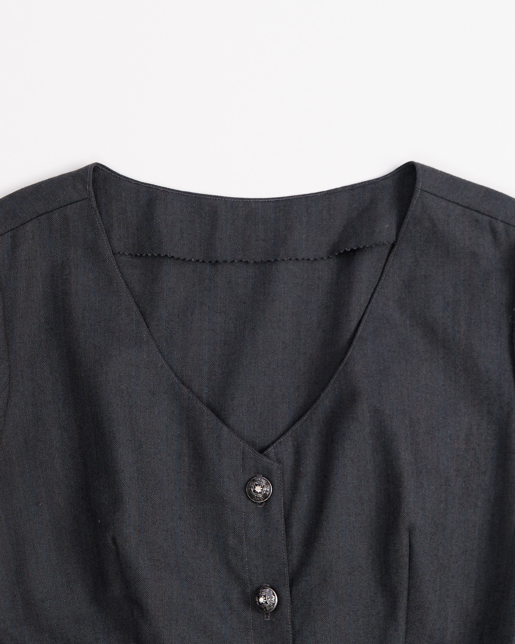 Платье из серой шерстяной ткани — фото 3