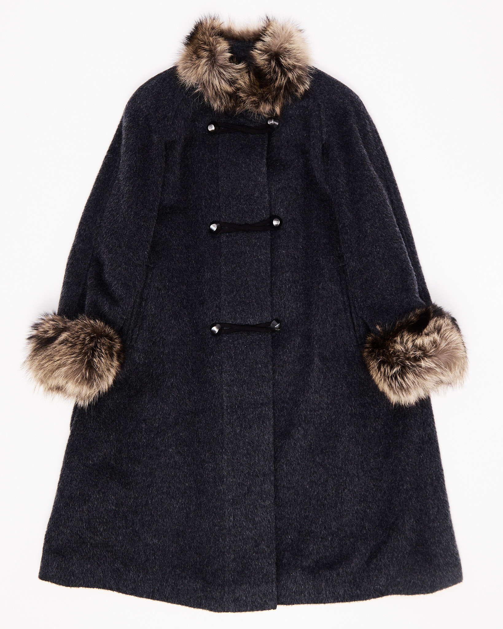 Шерстяное пальто с меховой отделкой Steinbock