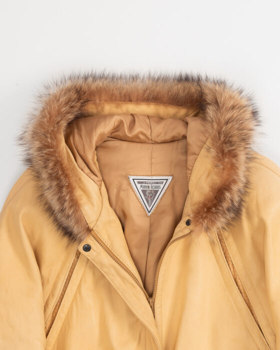 Куртка из кожи с меховой отделкой — фото 3