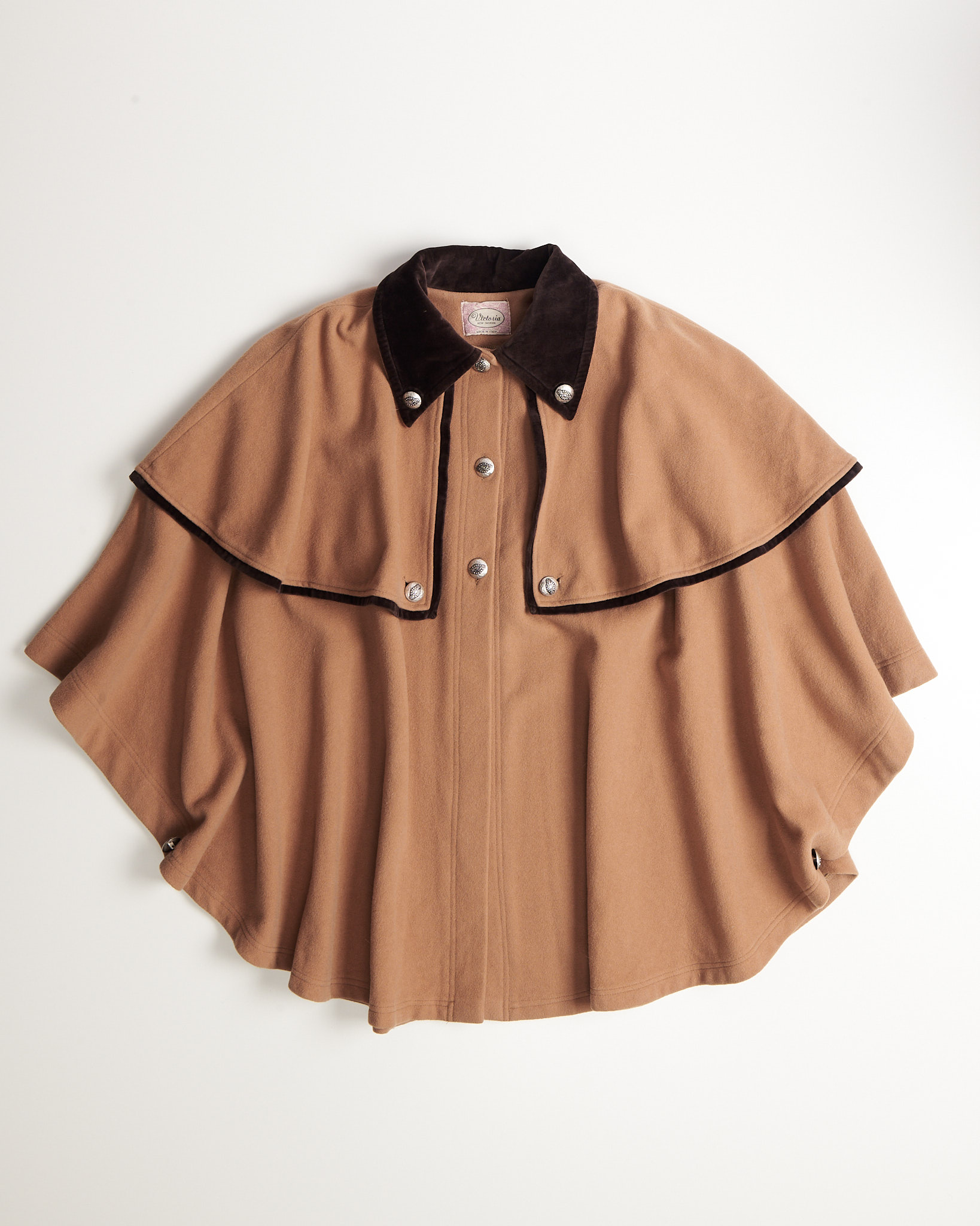 Шерстяной кейп Victoria Victoria