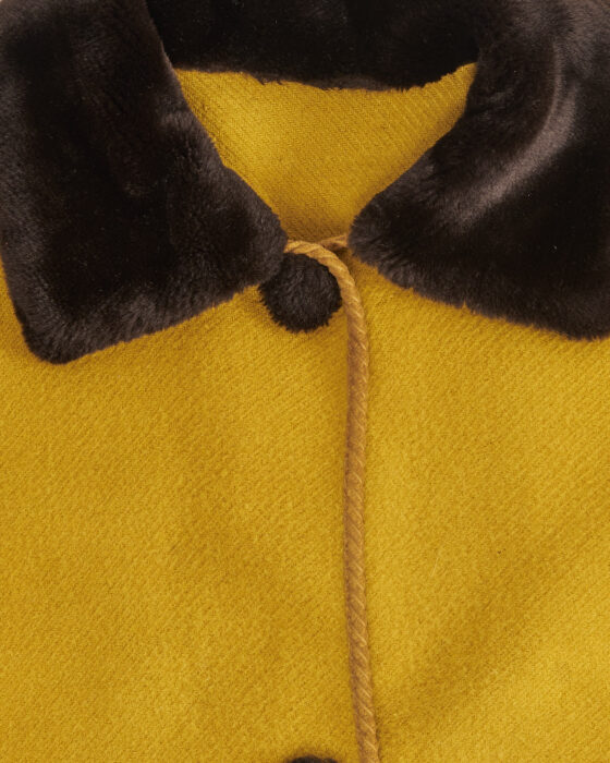 Шерстяное пальто с отделкой из меха — фото 4