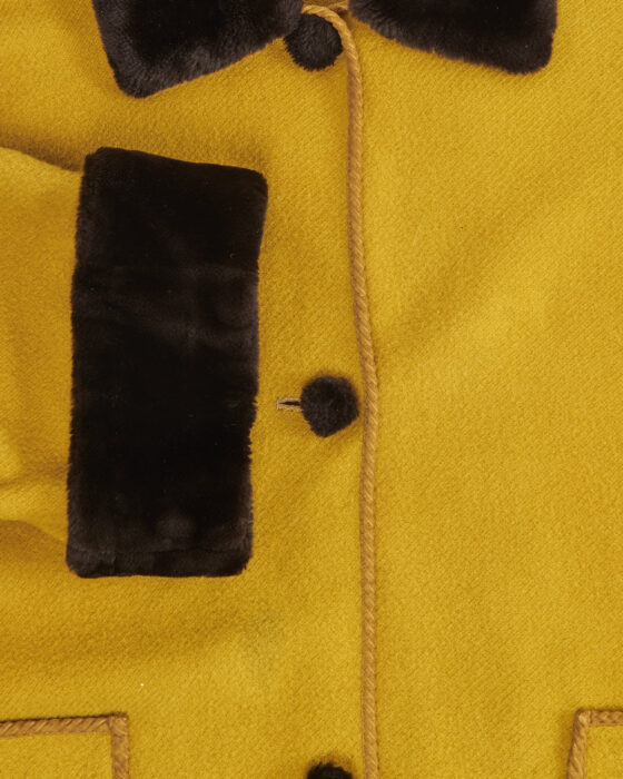 Шерстяное пальто с отделкой из меха — фото 5