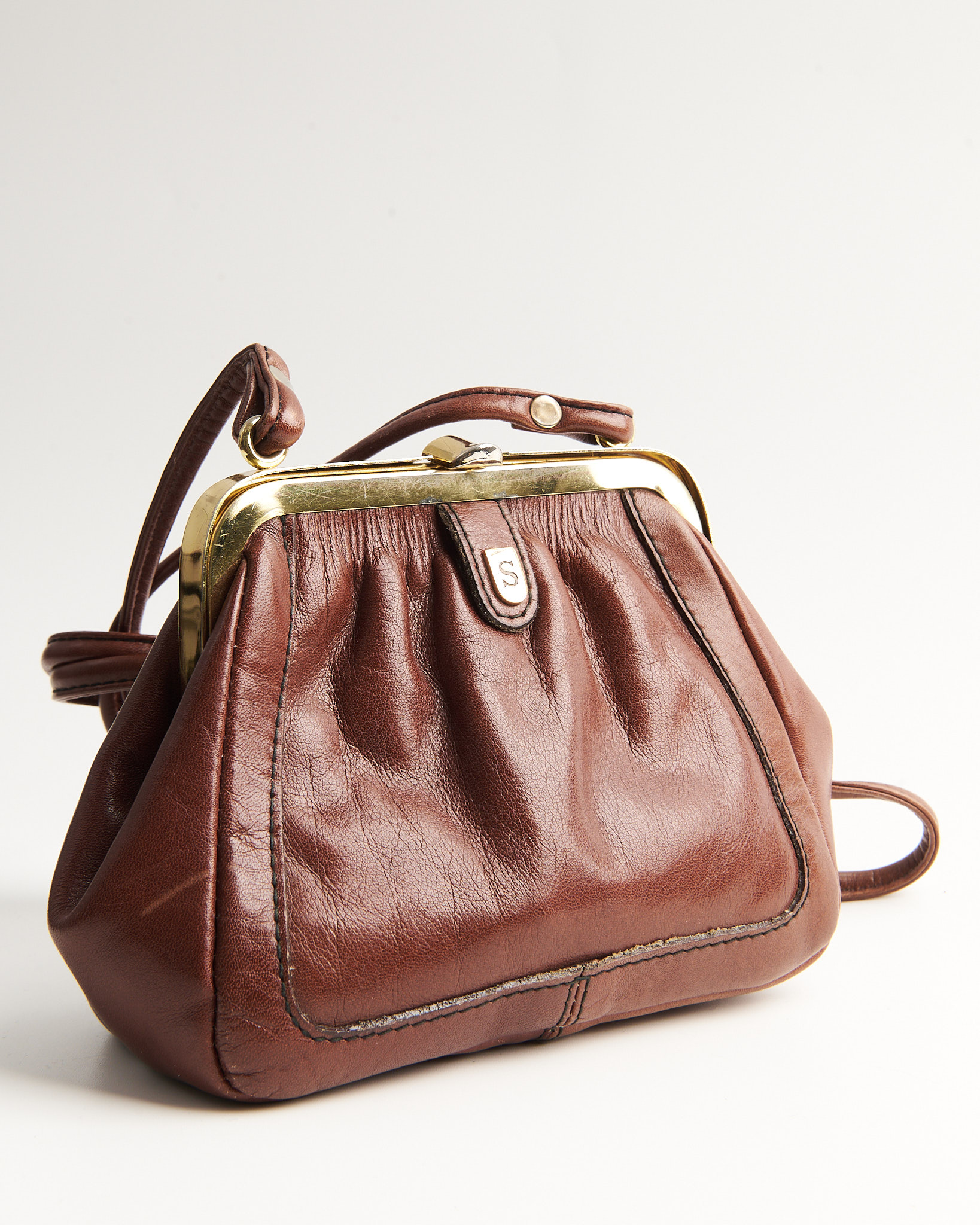 Сумка-ридикюль из натуральной кожи