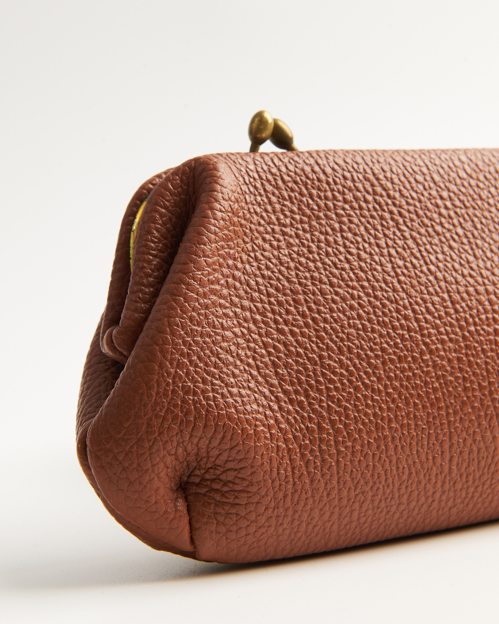 Клатч из зернистой кожи — фото 3