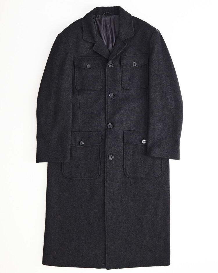 Шерстяное пальто с накладными карманами