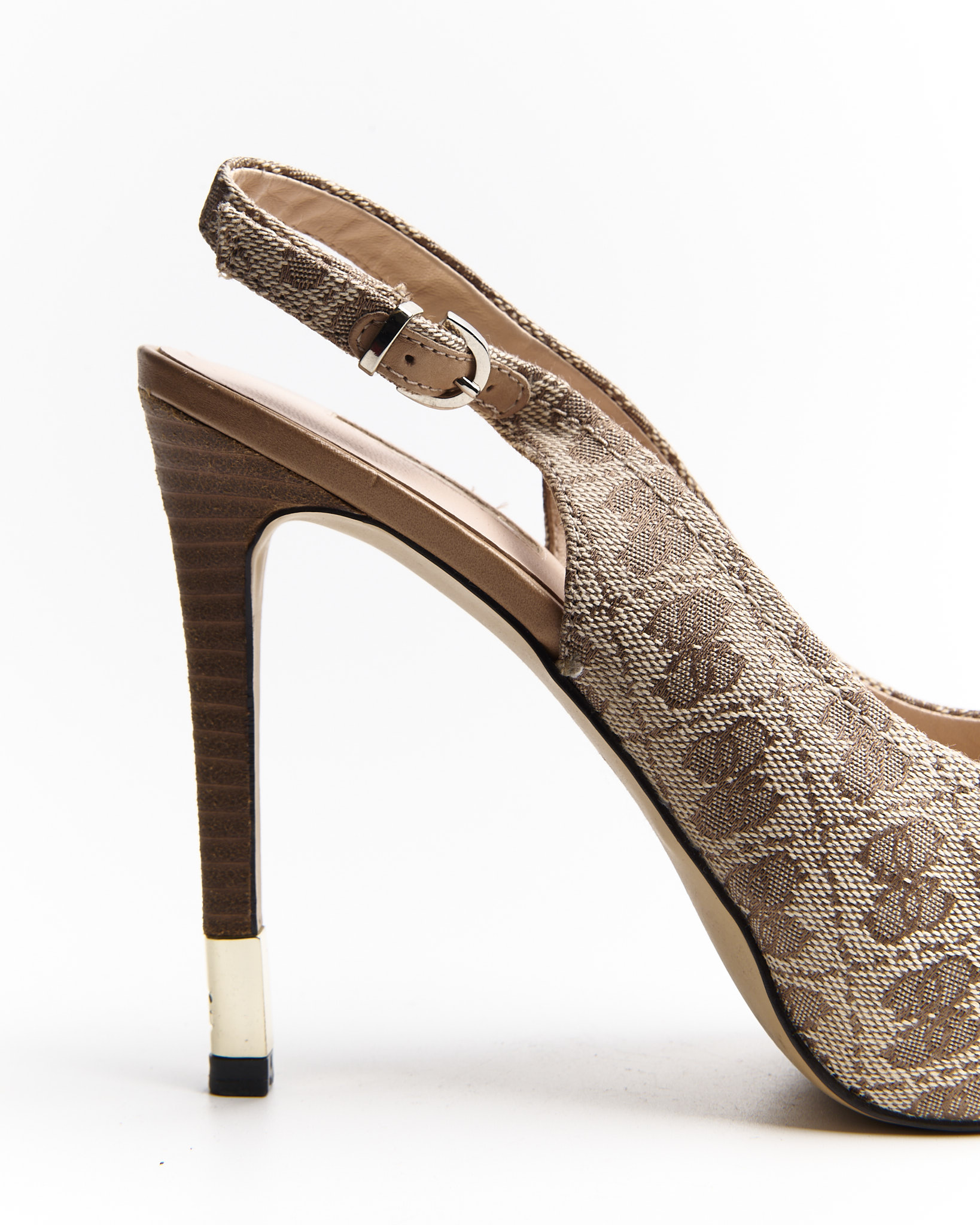 Бежевые босоножки Guess Guess — фото 2