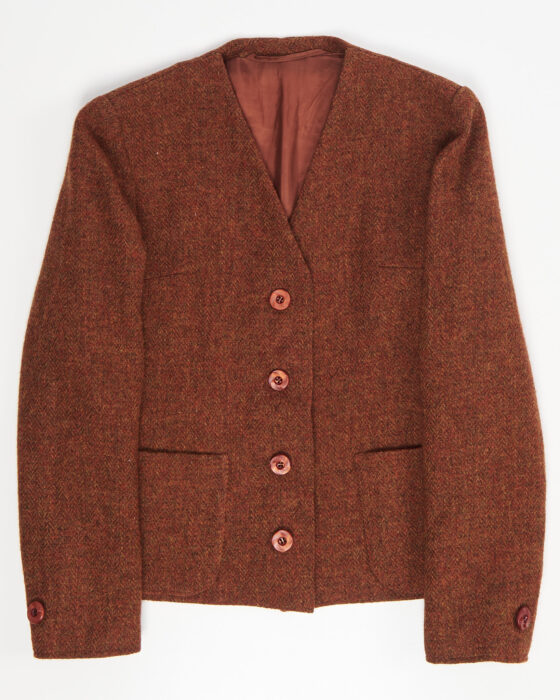 Твидовый костюм с отделкой натуральным мехом — фото 2