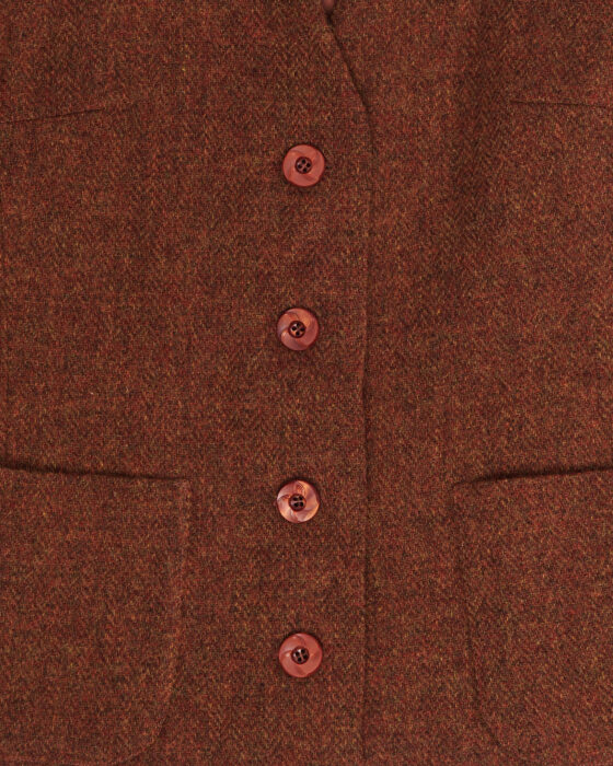 Твидовый костюм с отделкой натуральным мехом — фото 4