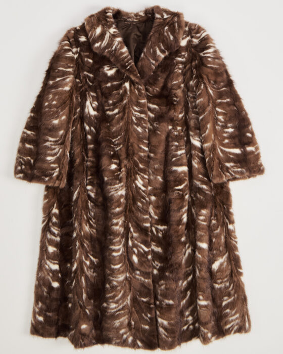 Шуба из меха норки с рисунком