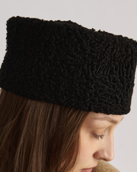 Пилотка из каракуля