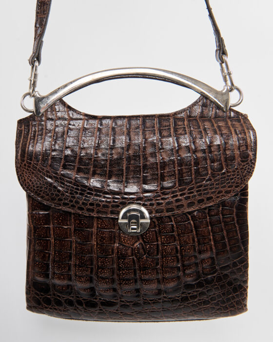 Сумка из тиснёной кожи под аллигатора