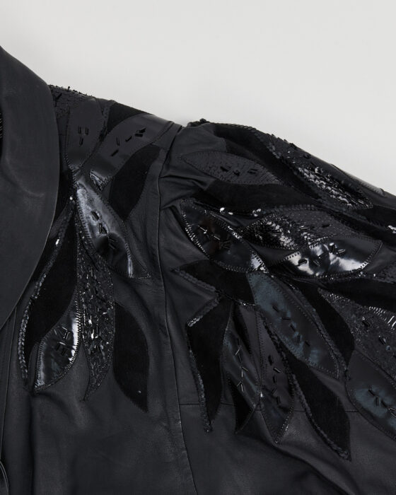 Винтажная кожаная куртка с декором — фото 5