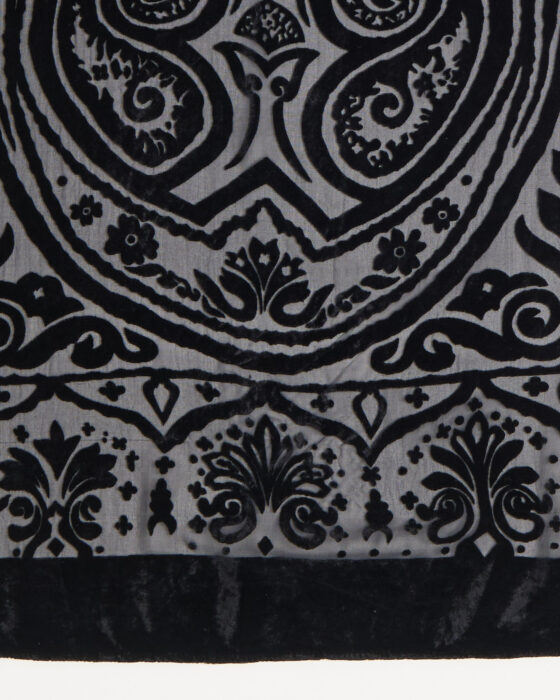 Шарф с бархатным орнаментом — фото 4