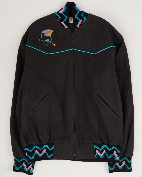 Ветровка с этническим принтом