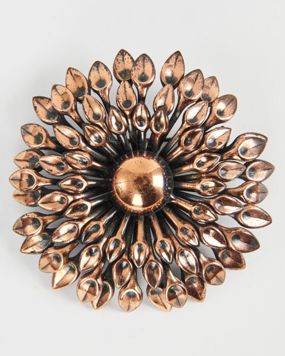 Брошь-цветок из металла