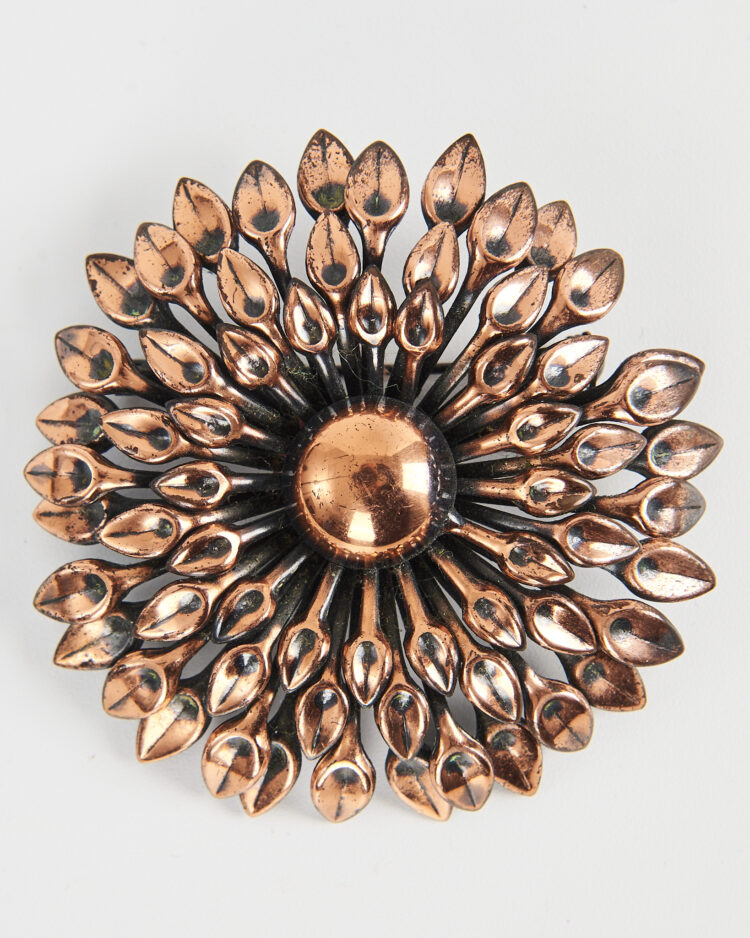 Брошь-цветок из металла
