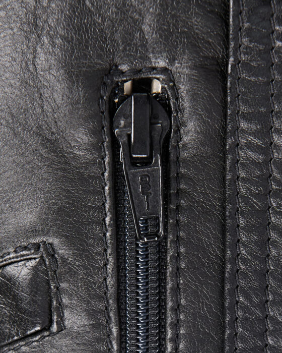 Куртка бомбер из натуральной кожи — фото 6