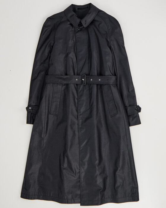 Винтажный черный плащ с акцентным воротником