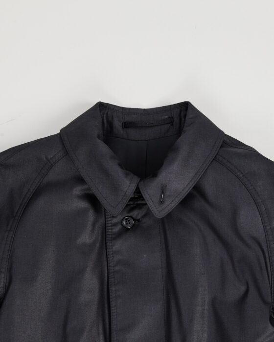 Винтажный черный плащ с акцентным воротником — фото 3