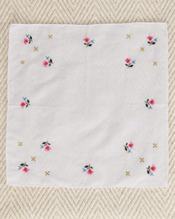 Носовой платок с вышивкой