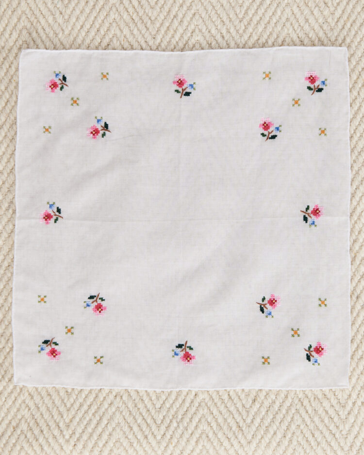 Носовой платок с вышивкой