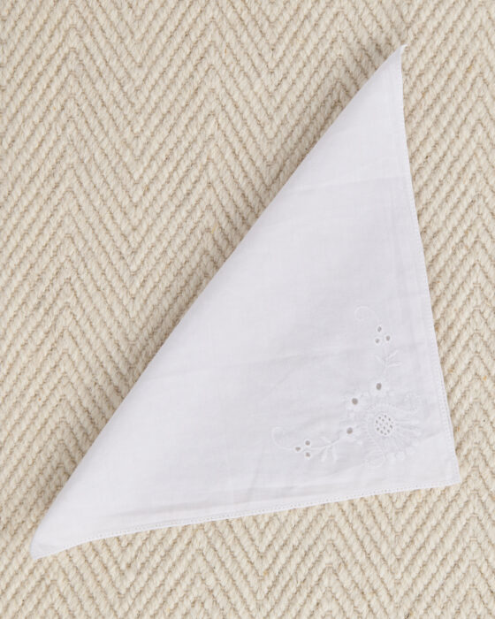 Носовой платок с вышивкой — фото 3