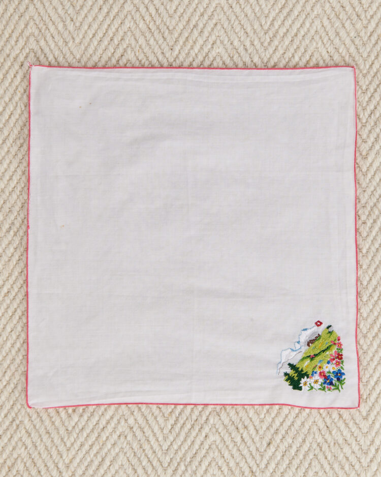 Носовой платок с вышивкой
