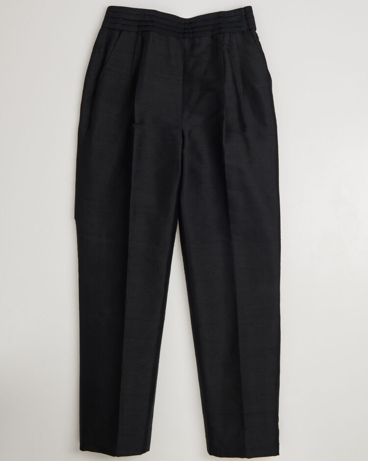 Брюки с защипами