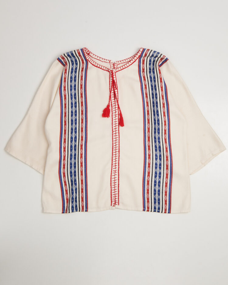 рубаха с этнической вышивкой