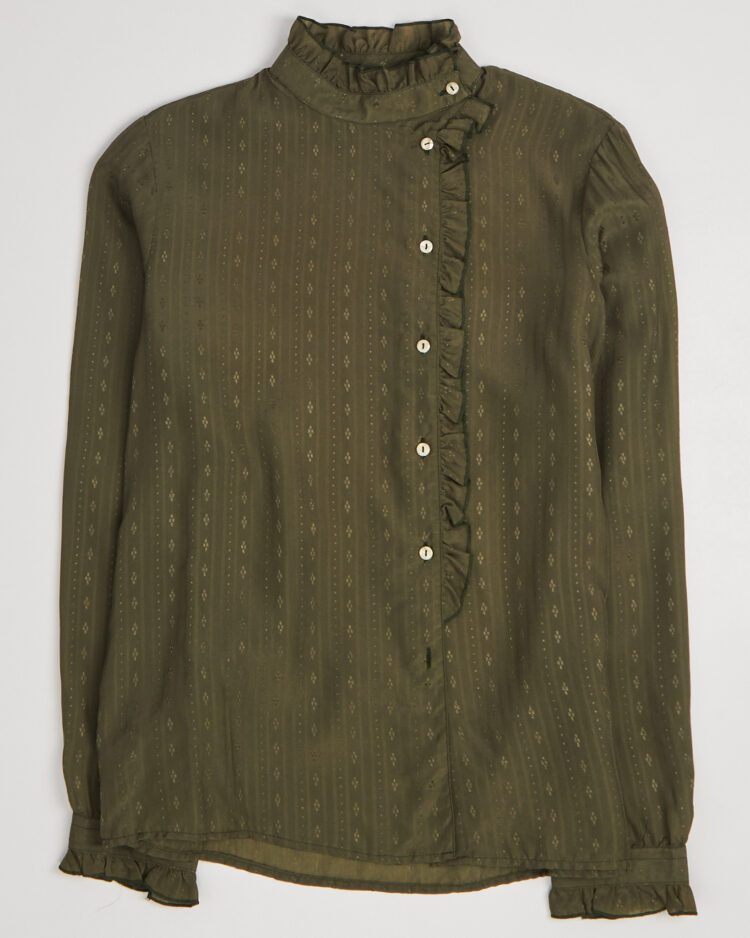 Блуза с воротником-стойкой