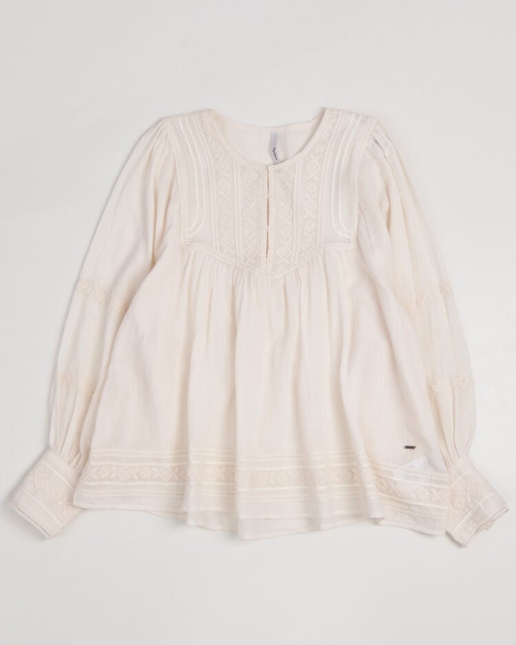 Блуза с вышивкой