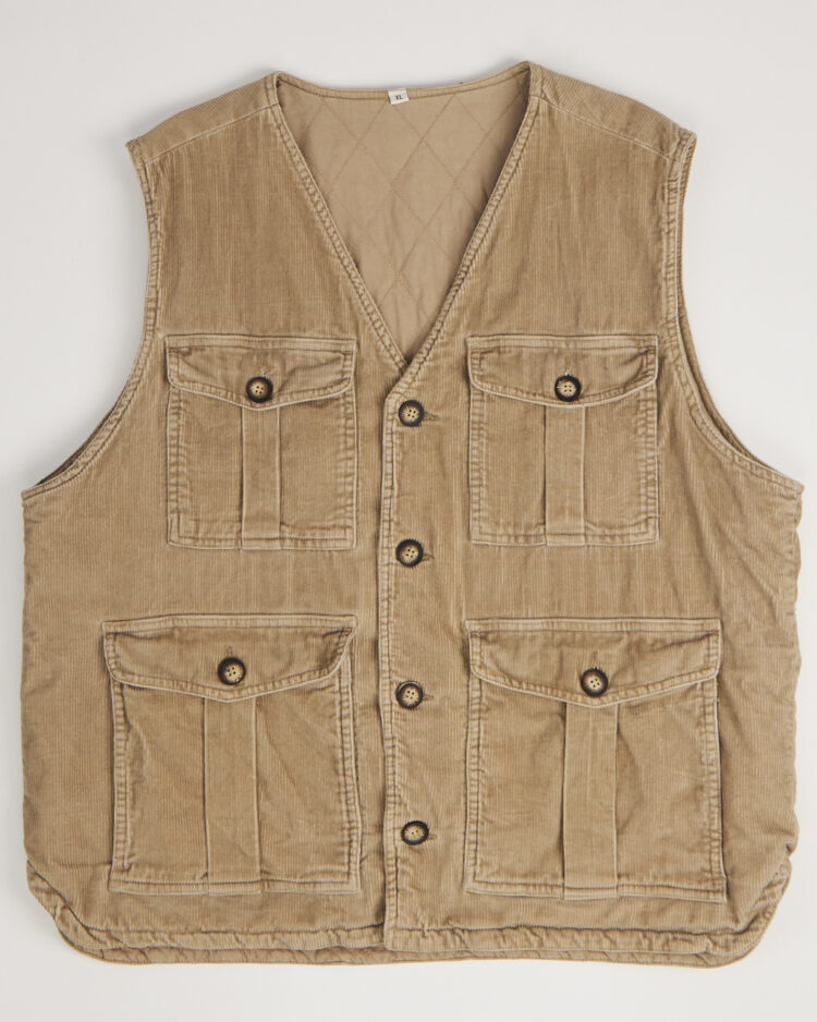 Вельветовый жилет