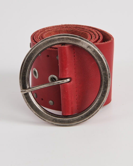 Кожаный ремень с люверсами