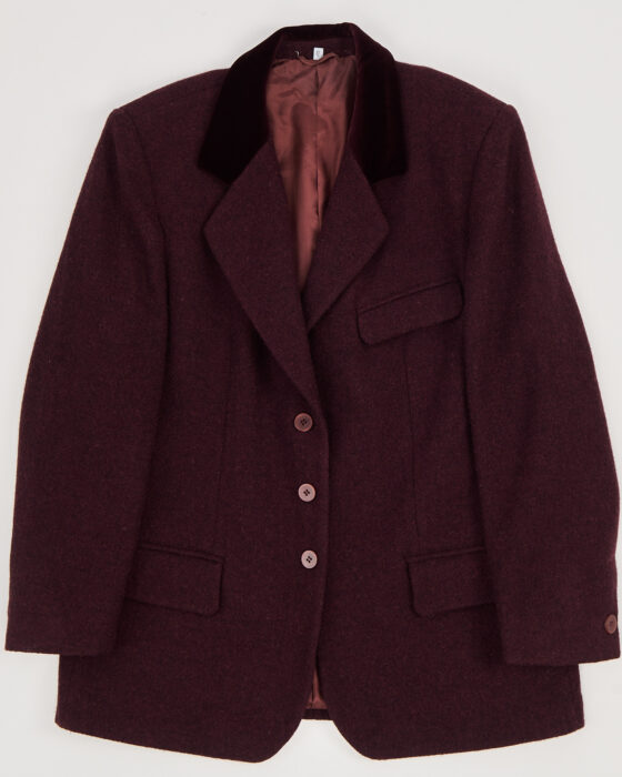 Пиджак с бархатным воротником