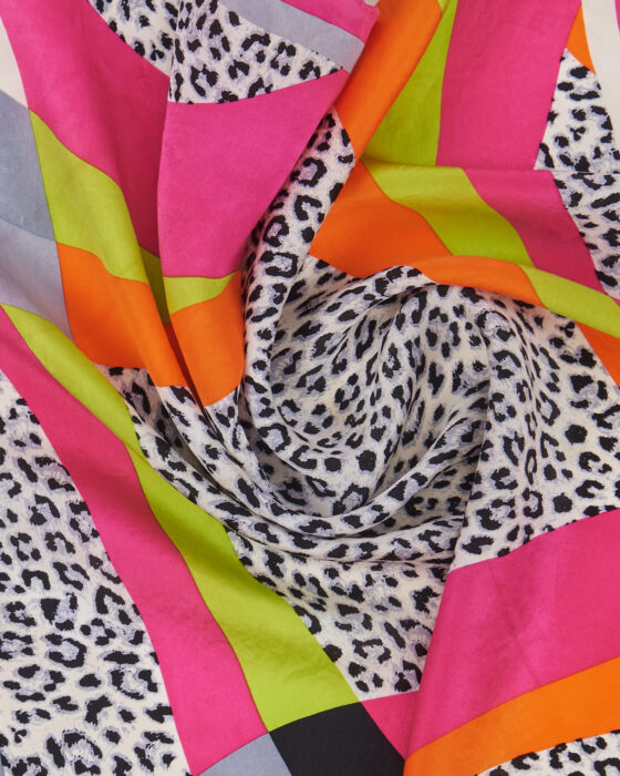 Яркий шелковый платок — фото 3