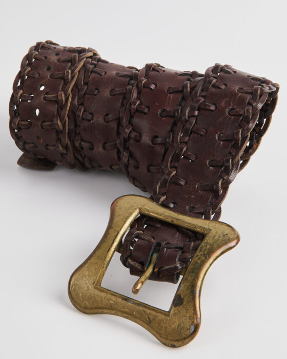 Плетеный кожаный ремень с пряжкой