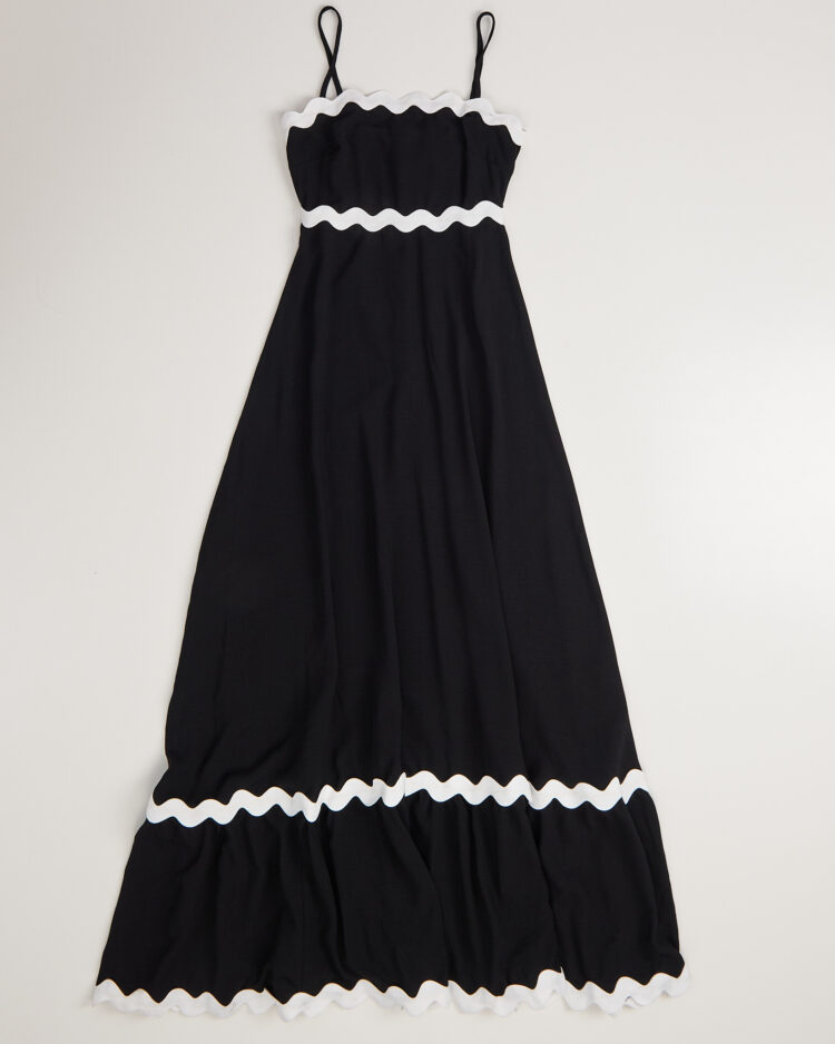 Платье с отделкой