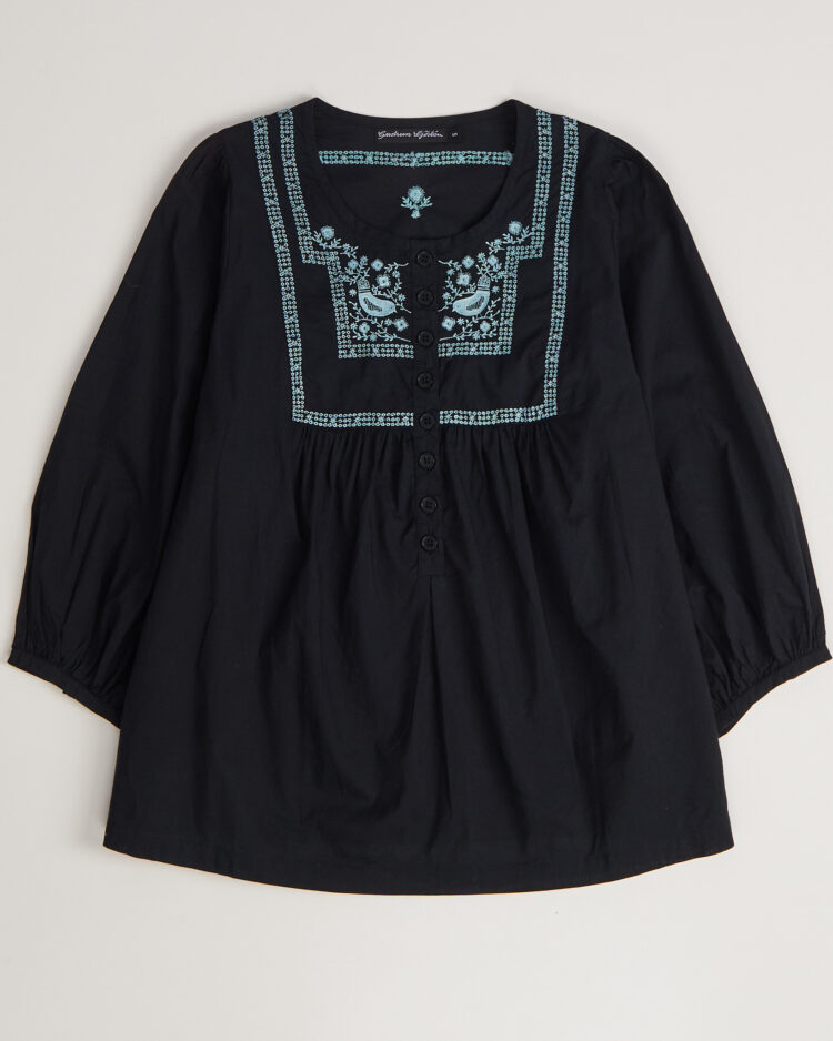 Блуза из хлопка с вышивкой